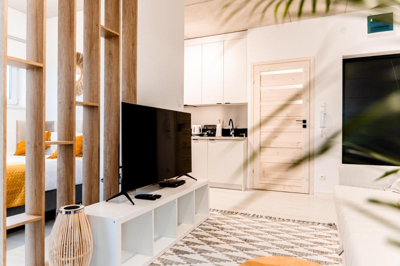Hop & Lulu Premium Apartments Голеню Экстерьер фото